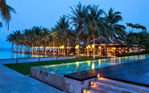 The 10 best beach hotels in Vietnam .